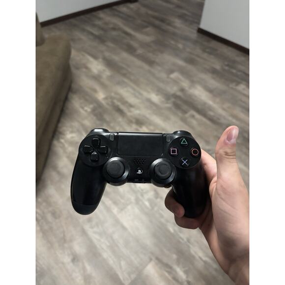 Sony DualShock 4 Wireless Controller for PS4 Crack On Side - Picture 1 of 3